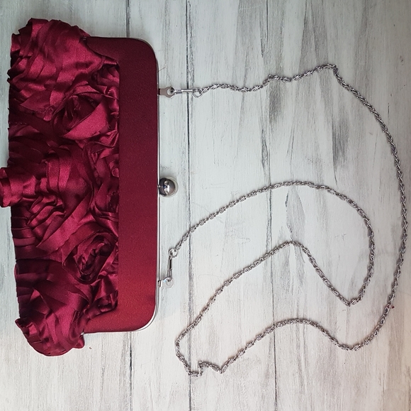 🌸2for$10 Burgundy clutch with optional strap - Picture 3 of 3